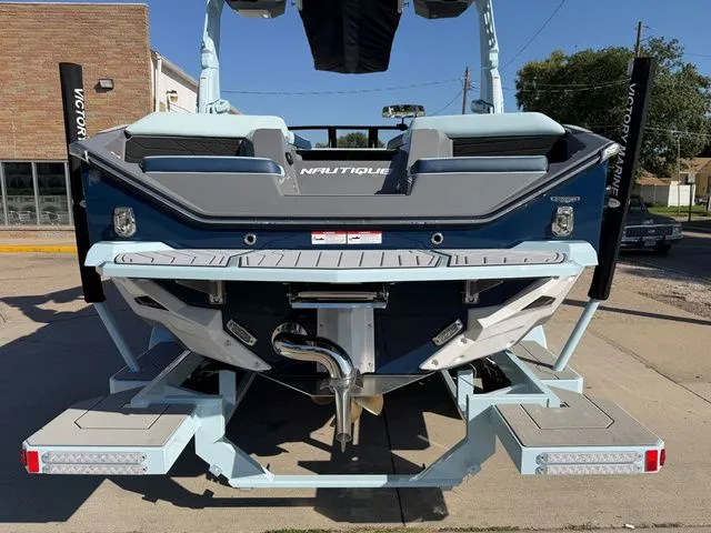 Slide: The Image of Nautique Super Air S21 2026 - 13