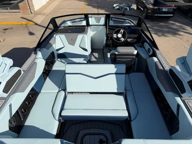 Slide: The Image of Nautique Super Air S21 2026 - 15
