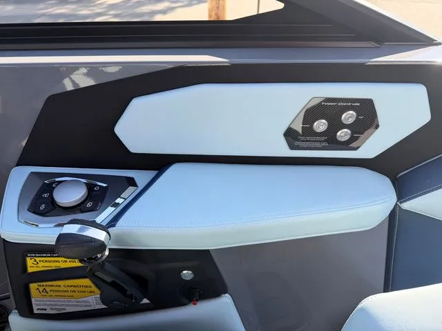 Slide: The Image of Nautique Super Air S21 2026 - 18