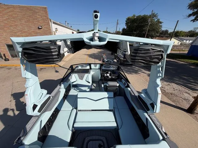 Slide: The Image of Nautique Super Air S21 2026 - 19