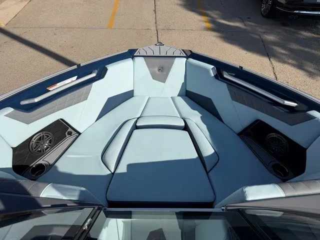 Slide: The Image of Nautique Super Air S21 2026 - 20