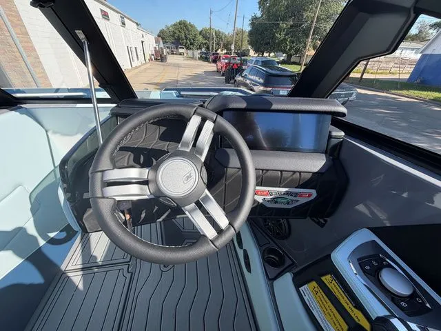 Slide: The Image of Nautique Super Air S21 2026 - 22