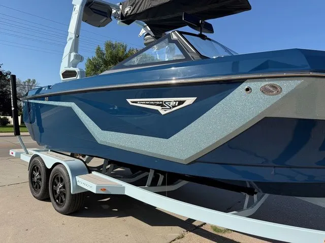Slide: The Image of Nautique Super Air S21 2026 - 3