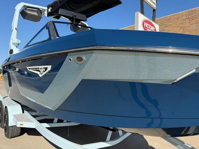Slide: The Image of Nautique Super Air S21 2026 - 5