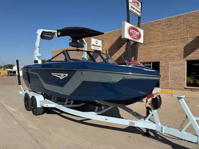 Slide: The Image of Nautique Super Air S21 2026 - 7