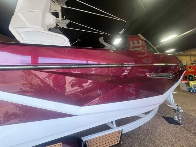 Slide: The Image of Nautique Super Air Nautique G21 2026 - 6