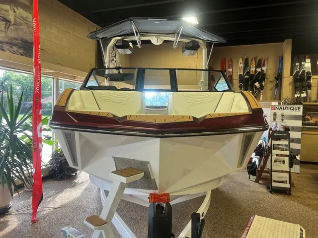 Slide: The Image of Nautique Super Air Nautique G21 2026 - 7