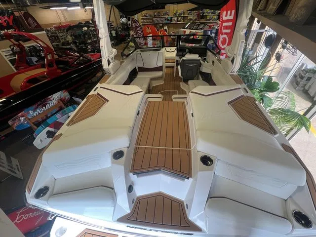 Slide: The Image of Nautique Super Air Nautique G21 2026 - 9