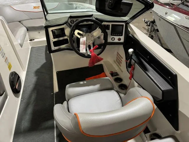 Slide: The Image of MasterCraft NXT 2018 - 6