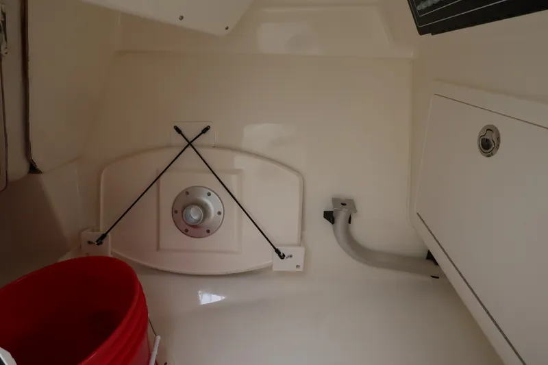 Slide: The Image of Boston Whaler 280 Vantage 2027 - 31