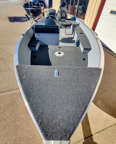 Slide: The Image of Lund 1600 Fury SS 2024 - 2