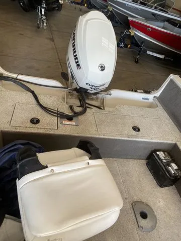 Slide: The Image of Crestliner 1850 Raptor 2012 - 13