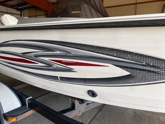 Slide: The Image of Crestliner 1850 Raptor 2012 - 7
