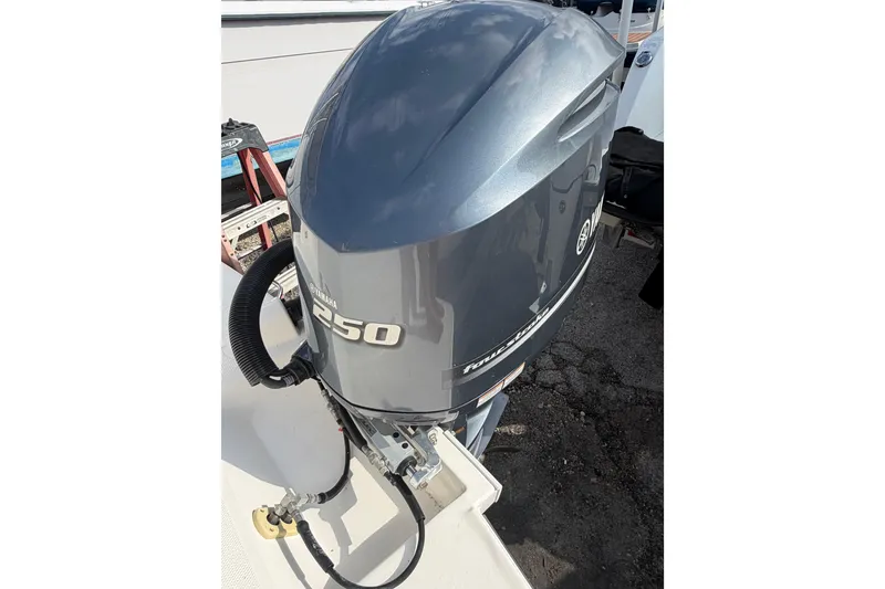 Slide: The Image of 2020 Solara S-250 CW outboard motor, Yamaha 250 horsepower, mounted on a boat. - 20