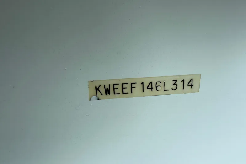 Slide: The Image of 2014 Key West 239 FS boat hull identification number: KWEEF146L314. - 16
