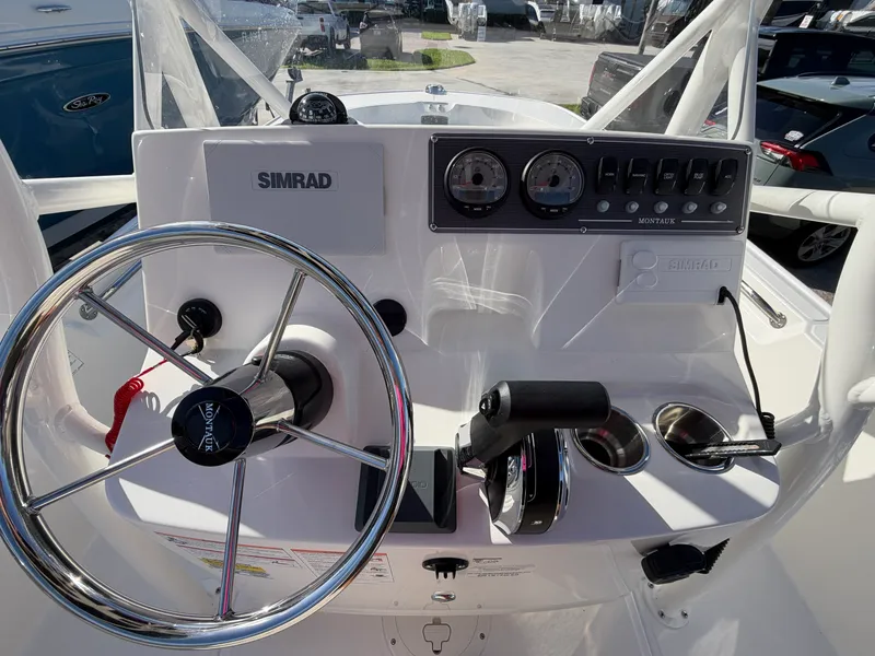 Slide: The Image of Boston Whaler 190 Montauk 2027 - 14