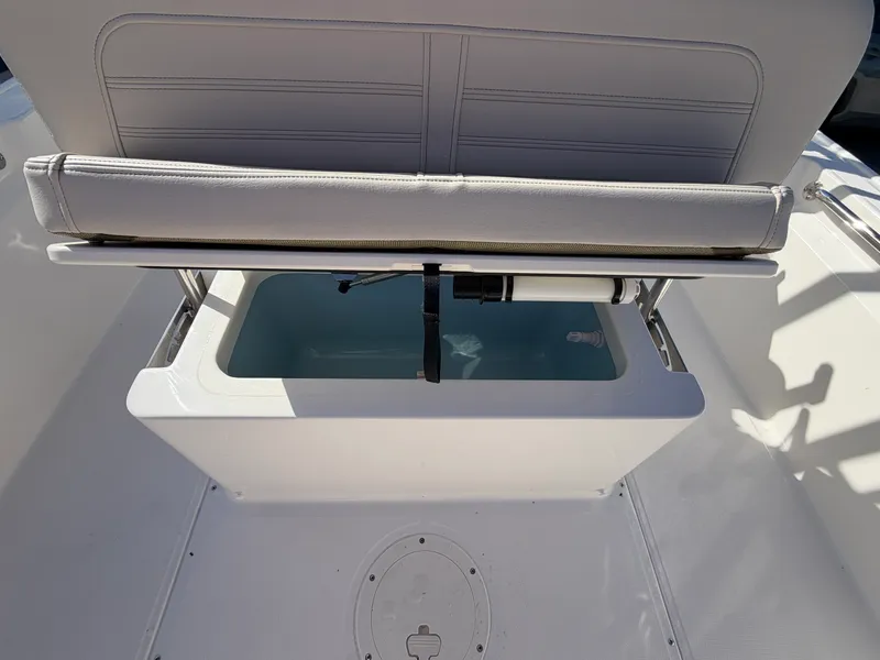 Slide: The Image of Boston Whaler 190 Montauk 2027 - 13