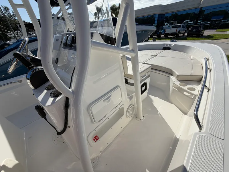 Slide: The Image of Boston Whaler 190 Montauk 2027 - 16