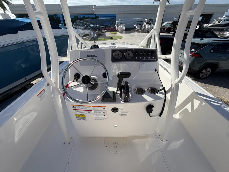 Slide: The Image of Boston Whaler 190 Montauk 2027 - 9