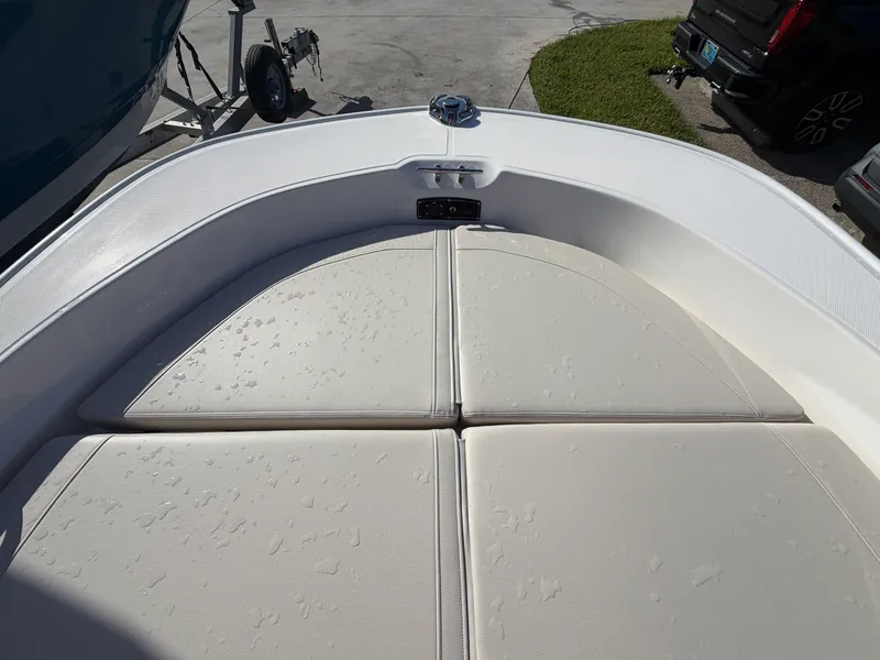 Slide: The Image of Boston Whaler 190 Montauk 2027 - 18