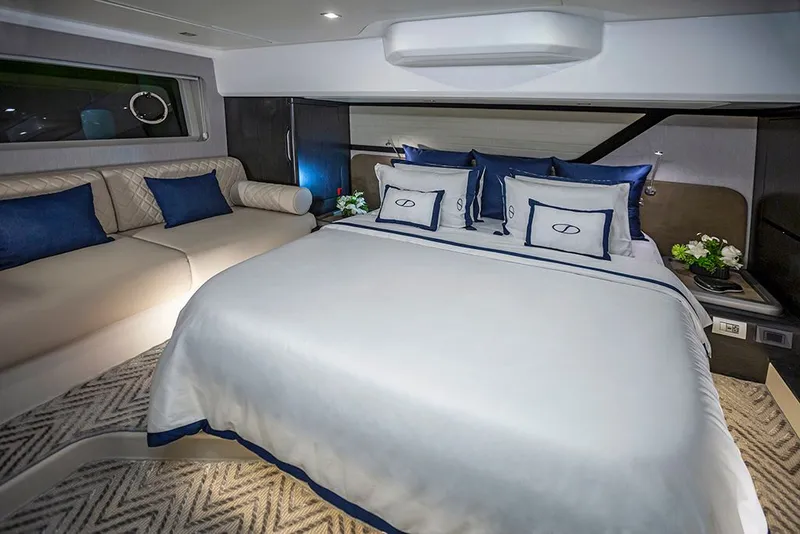 Slide: The Image of Luxurious bedroom in Schaefer 600 yacht model 2027. - 24