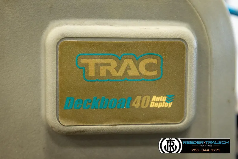 Slide: The Image of TRAC Deckboat 40 Auto Deploy label on Avalon VEN CR 2023 model. - 48