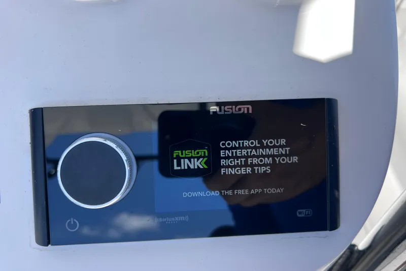 Slide: The Image of Fusion Link control panel on 2023 Twin Vee 240 GFX CC boat. - 27