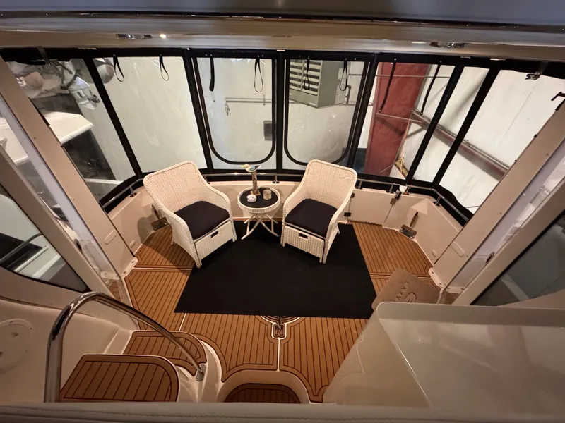 Slide: The Image of Carver Yachts 396 Motor Yacht 2004 - 10