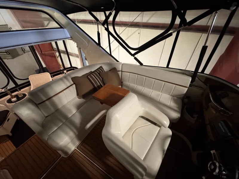 Slide: The Image of Carver Yachts 396 Motor Yacht 2004 - 15