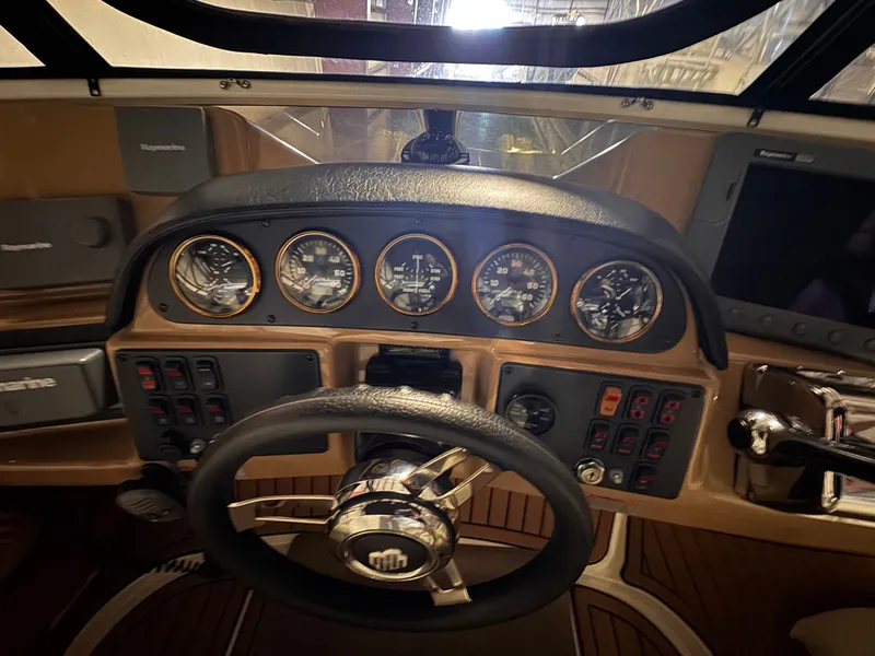 Slide: The Image of Carver Yachts 396 Motor Yacht 2004 - 19