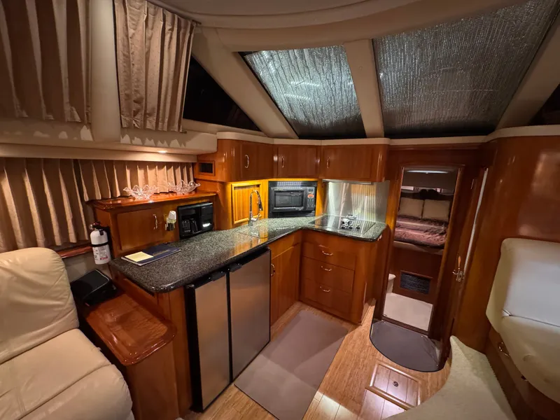 Slide: The Image of Carver Yachts 396 Motor Yacht 2004 - 28