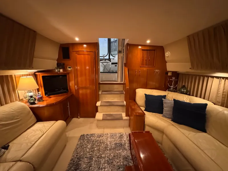 Slide: The Image of Carver Yachts 396 Motor Yacht 2004 - 32