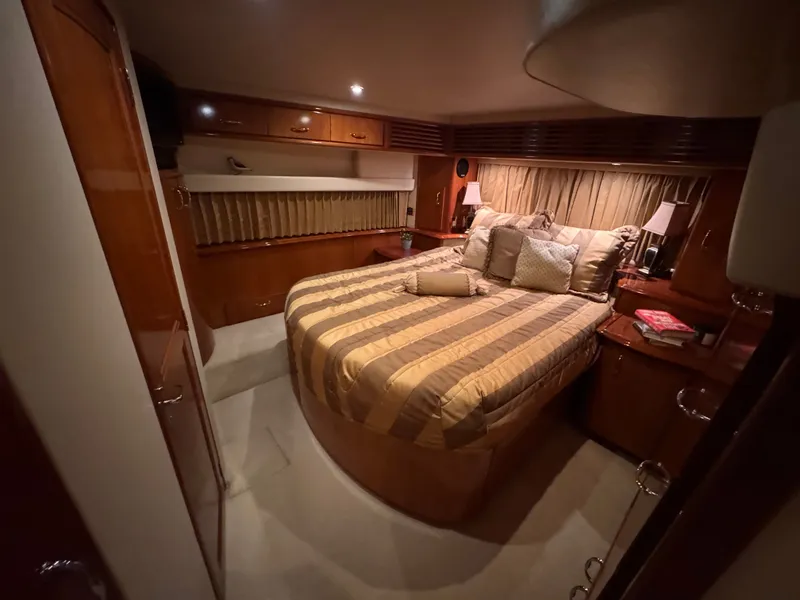 Slide: The Image of Carver Yachts 396 Motor Yacht 2004 - 33
