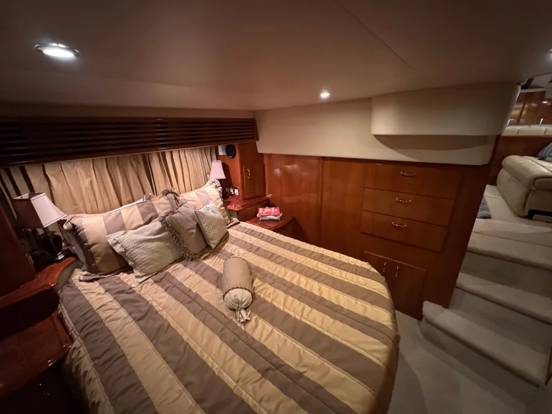 Slide: The Image of Carver Yachts 396 Motor Yacht 2004 - 34