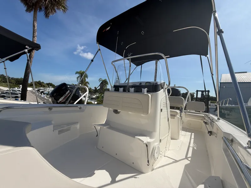 Slide: The Image of Boston Whaler 170 Montauk 2027 - 8