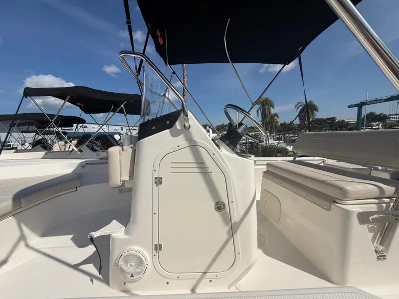 Slide: The Image of Boston Whaler 170 Montauk 2027 - 9