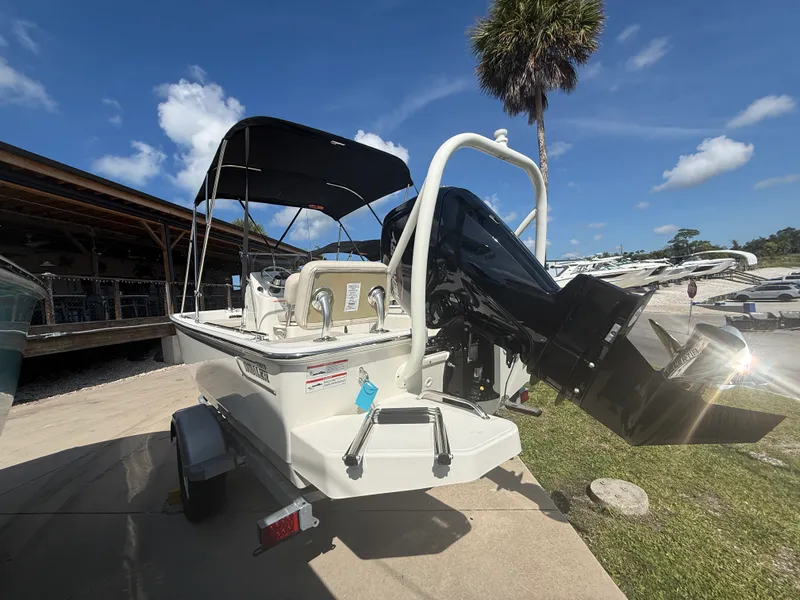 Slide: The Image of Boston Whaler 170 Montauk 2027 - 4