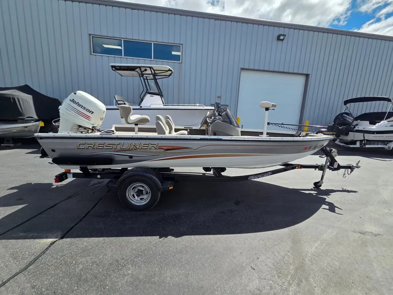 The Image of 2004 Crestliner CMV 1750 boat with Johnson outboard motor. - 1