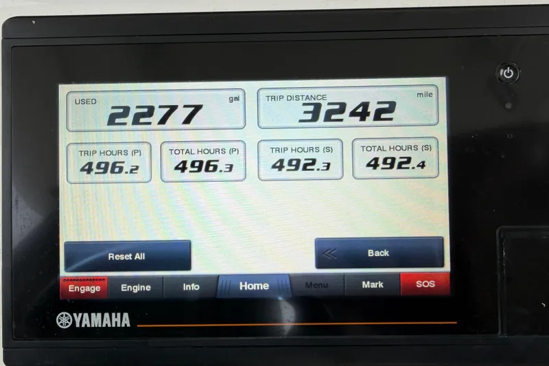 Slide: The Image of Yamaha display showing fuel usage, trip distance, and engine hours for 2018 Regulator 31 boat. - 5