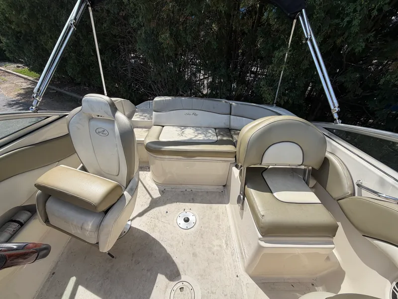 Slide: The Image of Sea Ray SUNDECK 200 SD 2007 - 16