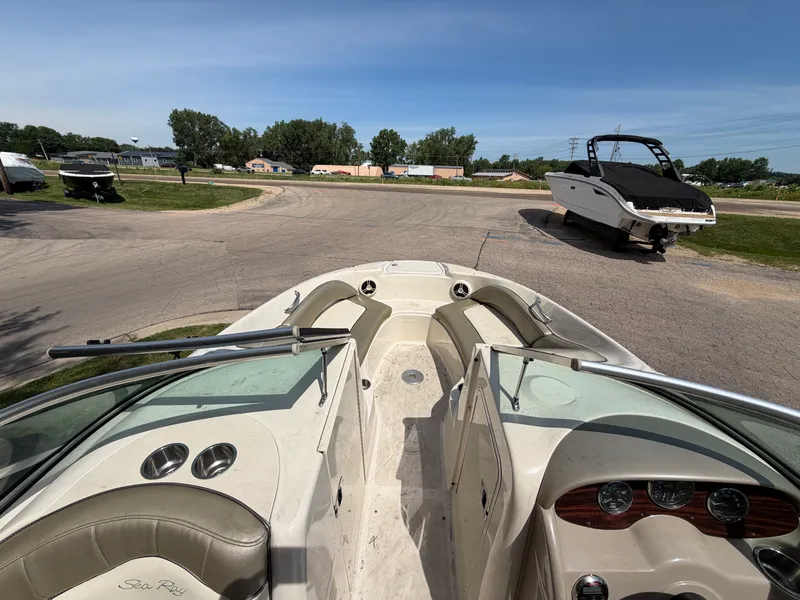 Slide: The Image of Sea Ray SUNDECK 200 SD 2007 - 18