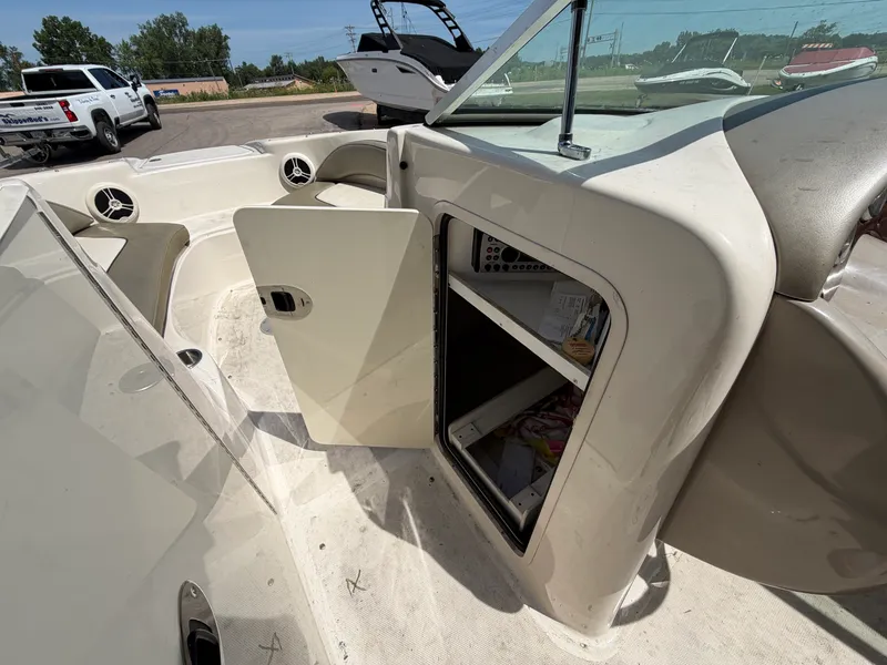Slide: The Image of Sea Ray SUNDECK 200 SD 2007 - 24