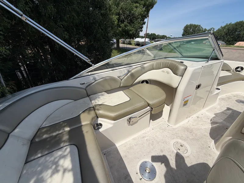Slide: The Image of Sea Ray SUNDECK 200 SD 2007 - 17