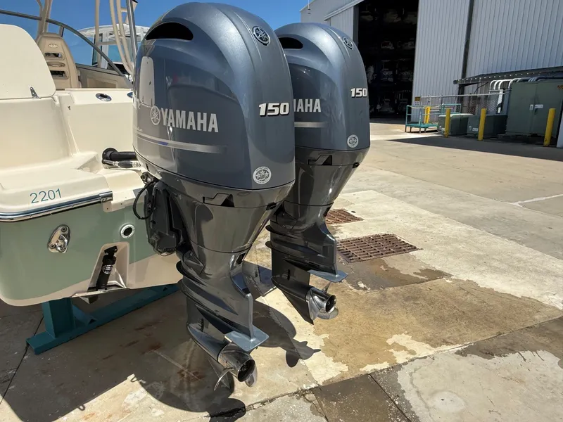 Slide: The Image of Grady-White Freedom 255 boat with Yamaha 150 engines, year 2020. - 26