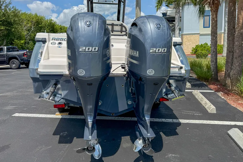 Slide: The Image of Robalo R250 Center Console 2023 - 12