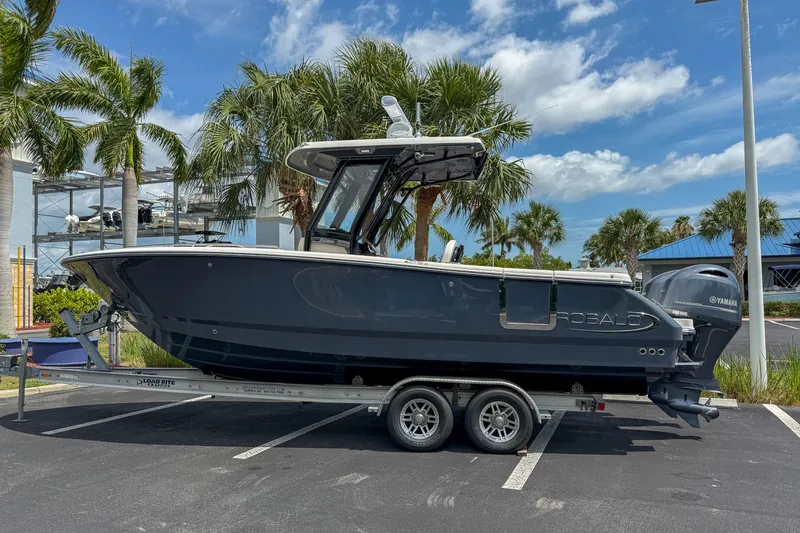 Slide: The Image of Robalo R250 Center Console 2023 - 3