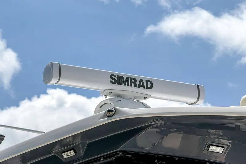 Slide: The Image of Robalo R250 Center Console 2023 - 7