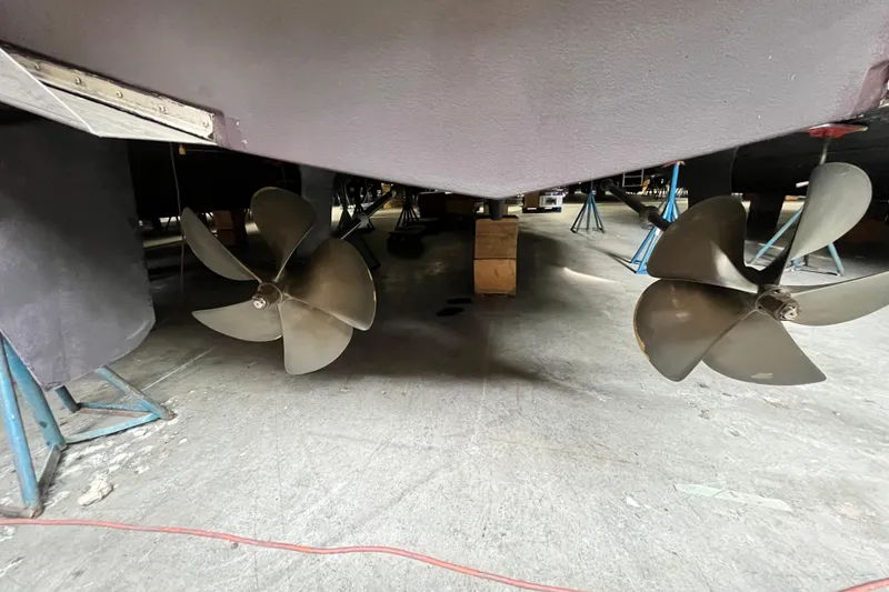 Slide: The Image of Propellers of a 1991 Hatteras 40 Double Cabin yacht in dry dock. - 12