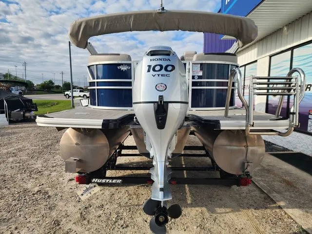 Slide: The Image of 2022 Sylvan L-1 LZ pontoon boat with Honda 100 VTEC engine. - 5
