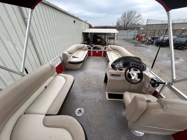 Slide: The Image of Interior view of a 2016 Sun Tracker Party Barge 20 DLX pontoon boat. - 13